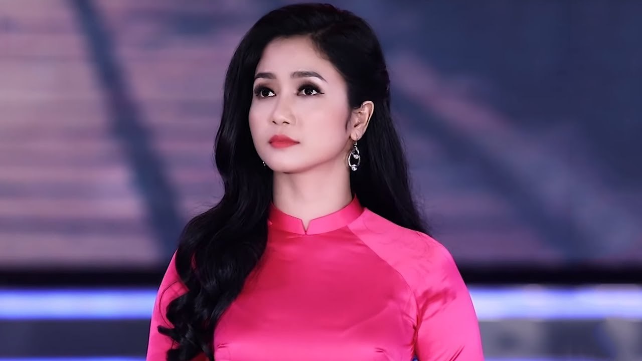 Phương Anh Bolero 2020 - Ca Sĩ Trẻ Xinh Đẹp Cuốn Hút Người Nghe  Lk Tàu Đêm Năm Cũ