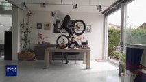 [스포츠 영상] 산악자전거 선수의 '집콕' 묘기
