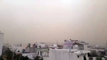 दिन में ही छाया अंधेरा