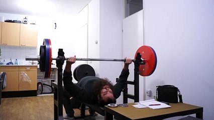 125 KG, 71,5 cm spaced grip slow down and then up x 2