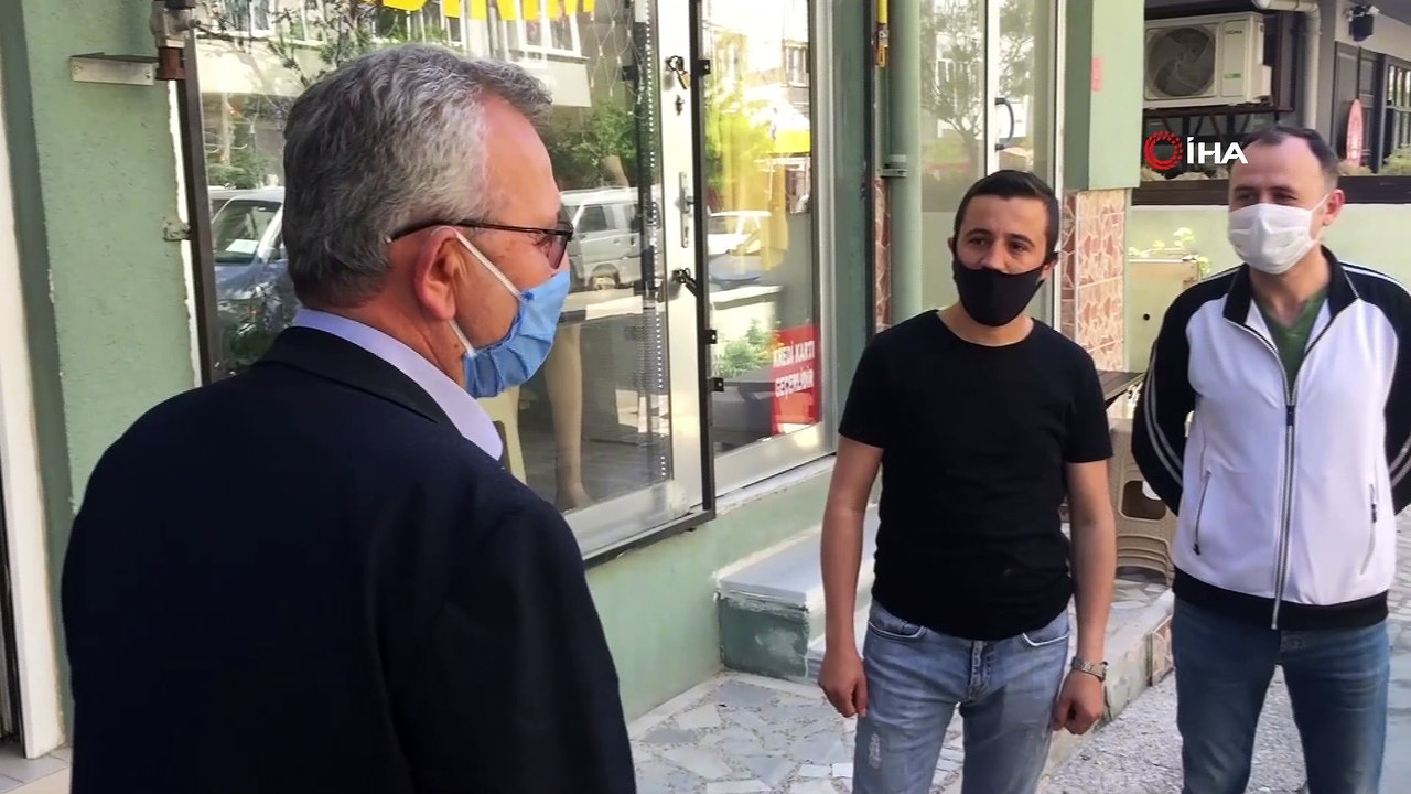 11 Mayıs’ta açılacak berber ve kuaför salonları dezenfekte edildi