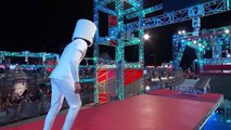 Không làm nhạc nữa, DJ Marshmello chuyển sang thi Ninja Warrior và nhận cái kết bất ngờ