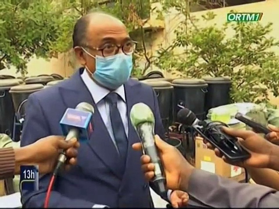 ORTM / Covid-19 - Le ministre de la santé a remis un important lot de matériels médicaux à plusieurs structures étatiques et privées