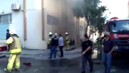 Bağcılar'daki bir iş yerinde yangın çıktı