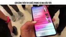 Cận cảnh trên tay chiếc Iphone XS Max đầu tiên