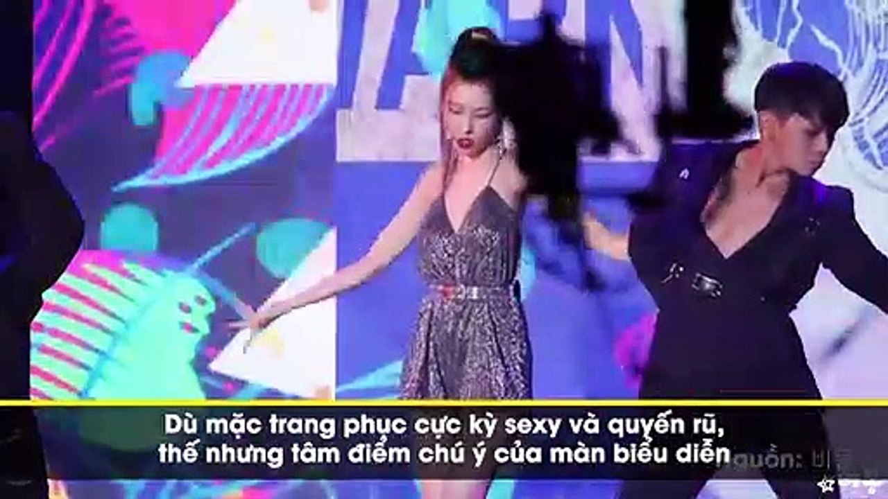 Nhọ như Sunmi, mặc trang phục sexy biểu diễn nhưng khán giả chỉ chú ý nam vũ công phía sau