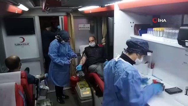 Kök hücre ve kan bağışı için kuyruk halinde beklediler