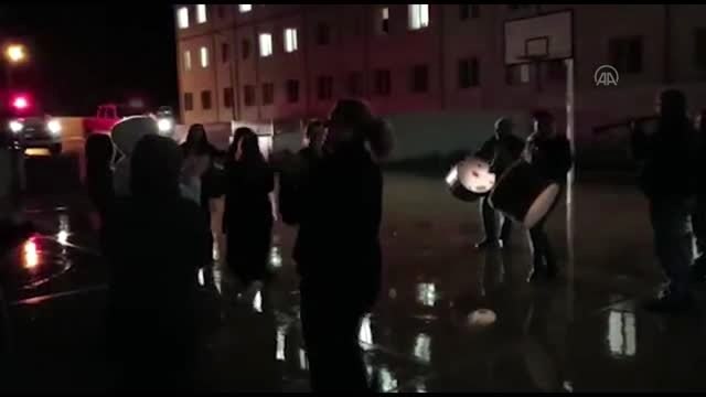Yurtta karantinadaki vatandaşlar davul zurna eşliğinde eğlendi - KIRKLARELİ