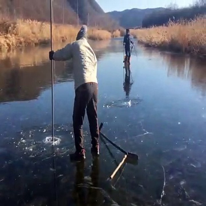 Buzun üstünde balık avı