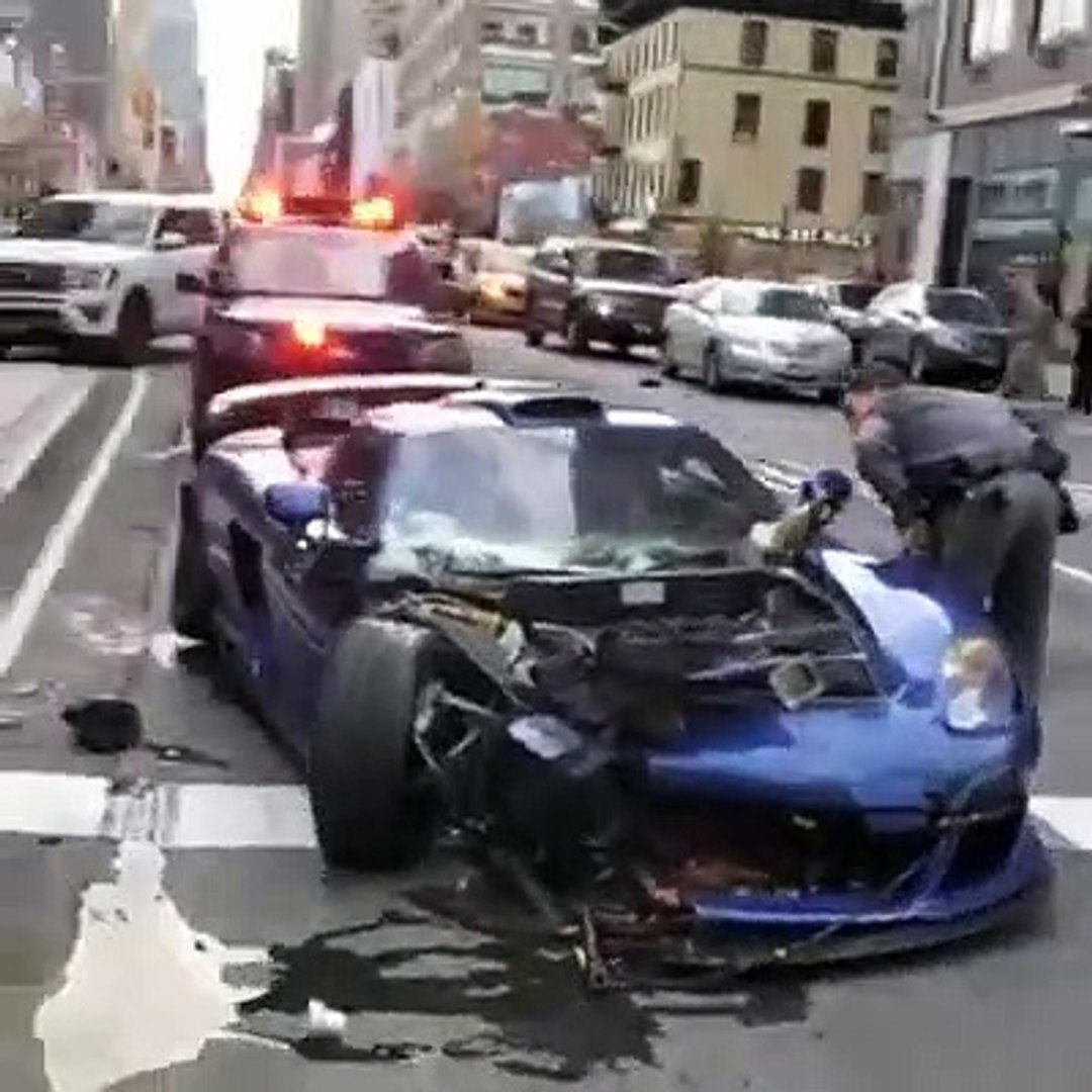 ⁣NYC Car Accident | Accident de voiture à New York |  NYC Autounfall |  Accidente automovilístico de 