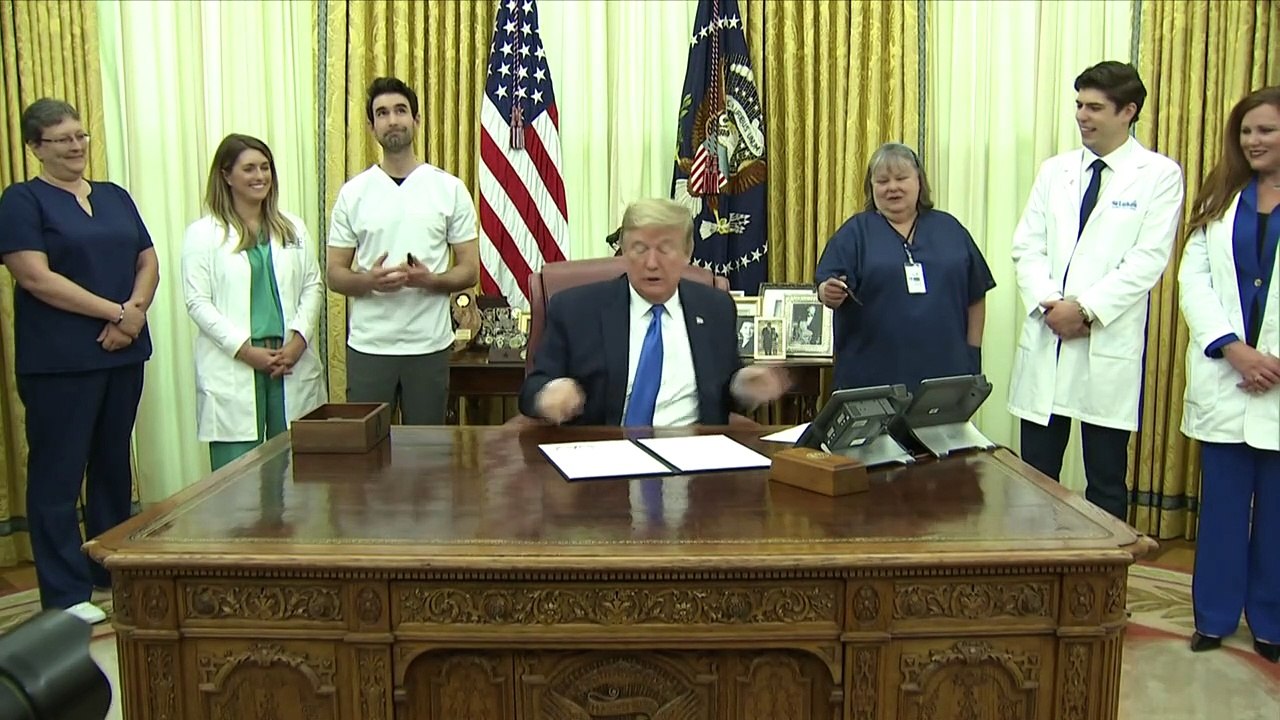 Trump dice que pandemia es peor que 11-S y veta resolución de Congreso