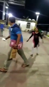 शराब का साइड इफेक्टः अनूपपुर में नशे में धुत्त युवती ने किया जमकर हंगामा, पुलिस से की बदसलूकी