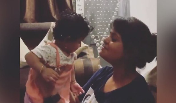 ಮಗುವನ್ನು ಮುದ್ದು ಮಾಡುತ್ತಾ, ಹಾಡುತ್ತಾ ಎಂಜಾಯ್ ಮಾಡ್ತಿದ್ದಾರೆ ನಟಿ ಮಯೂರಿ | Mayuri | Filmibeat Kannada