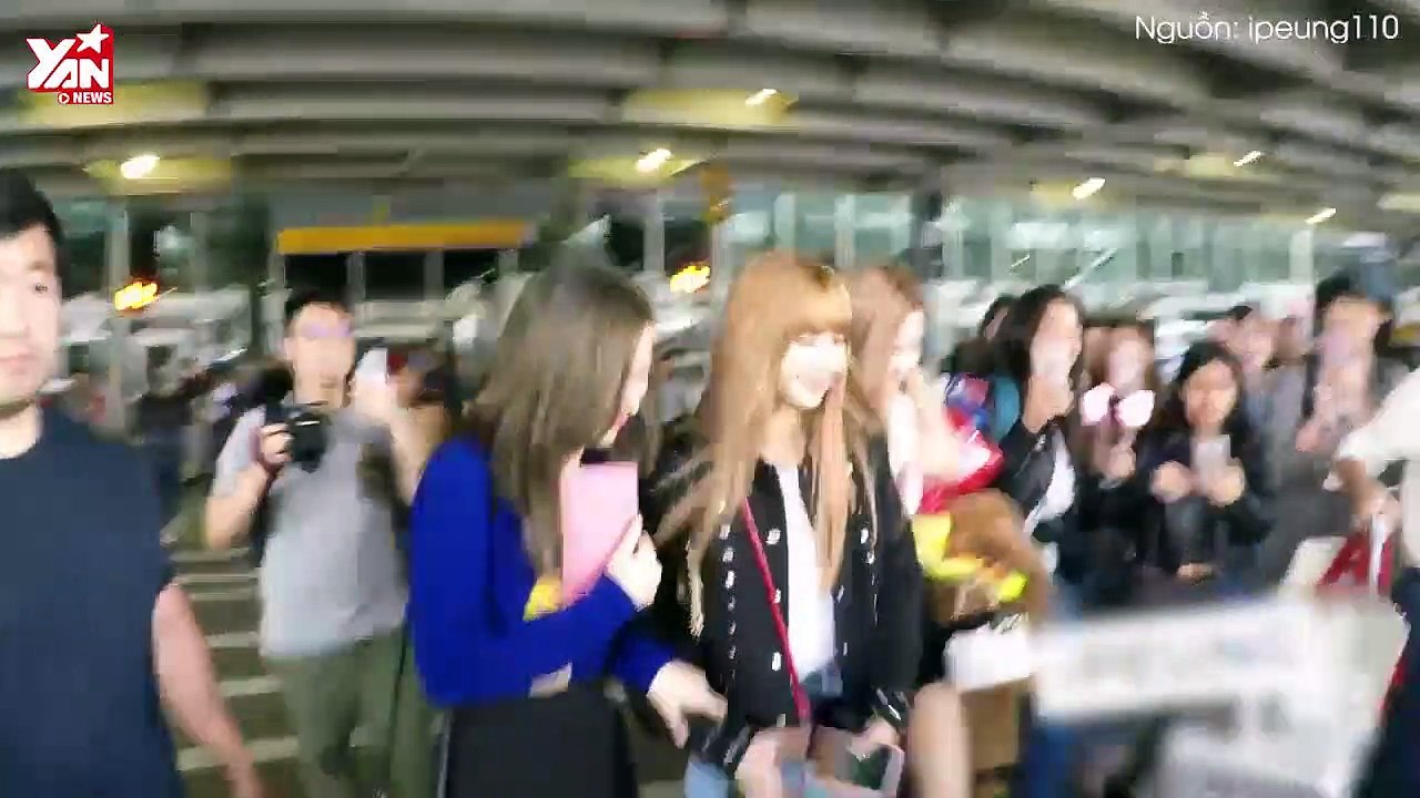 Phờ phạc vì chuyến bay dài lại bị quay bằng camera thường, nhan sắc của BLACKPINK có được như mong đợi?