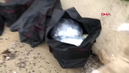 DİYARBAKIR Jandarmayı görünce kiralık ambulansla taşıdığı esrarı yol kenarına attı