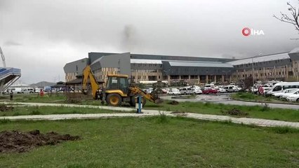 Hastane bahçesindeki fidanlar nefes olacak