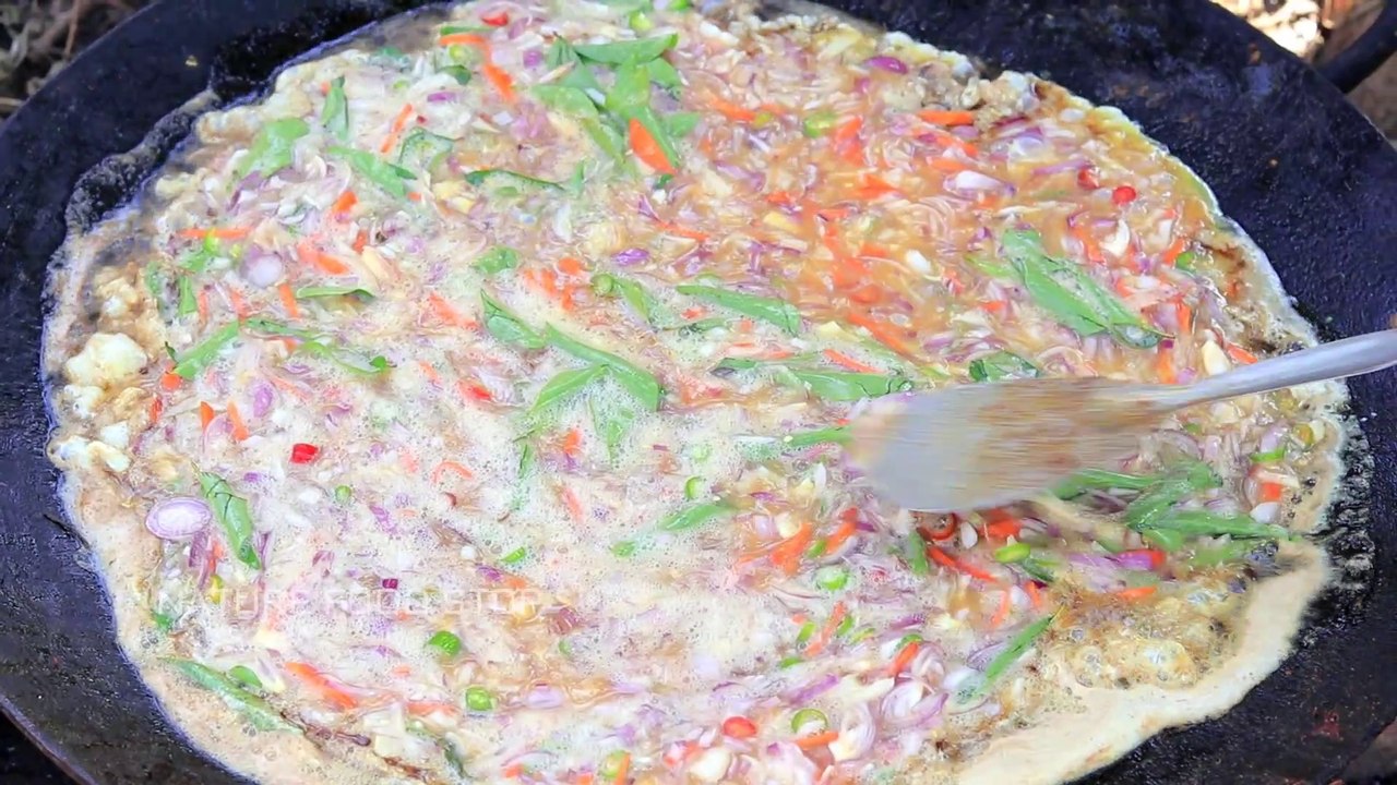 Butter chicken omelet preparing at nature place || egg chicken omelet |chicken omelet in Tamil NFS