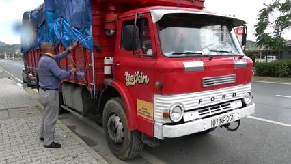 54 yaşındaki kamyonuna gözü gibi bakıyor