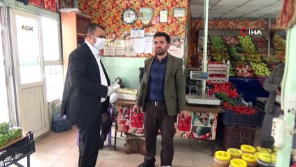 Silopi'de vatandaşlara ücretsiz maske dağıtıldı