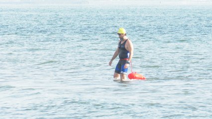 València permite la práctica deportiva en el mar de su playa urbana