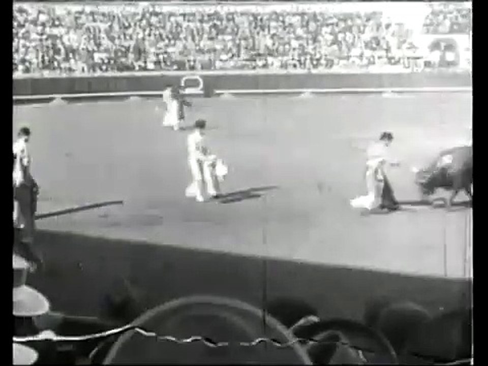 Courses de taureaux (Corrida de toros) [1898]