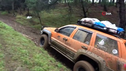 Uludağ’daki Hayvanlar Aç Kalmasın Diye Öyle Engelleri Aşıyor ki...