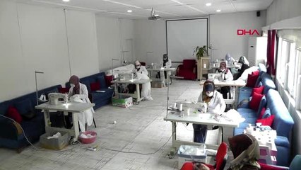 Ercişli kadınlar maske ve tulum üretiyor