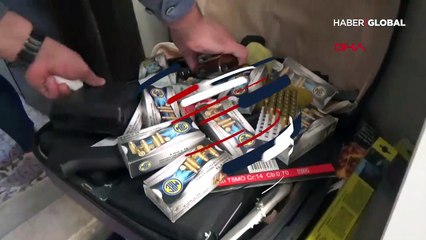 Uzaklaştırma kararı nedeniyle evden almaya çalıştığı valizden cephanelik çıktı