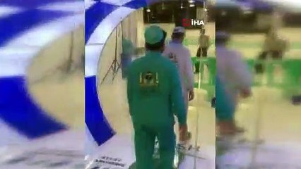 Kabe'nin girişine koronavirüse karşı sterilizasyon kapısı konuldu