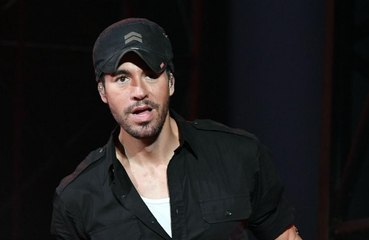 Enrique Iglesias 'pierde' un hermano y gana una marquesa en la familia