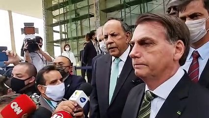 Jair Bolsonaro no STF depois de se reunir com o Ministro Dias Toffoli sobre volta ao trabalho dos Brasileiros.