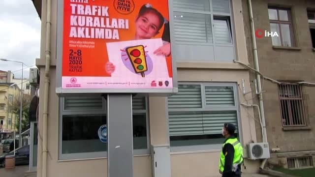 Esnaf ve jandarma işbirliğinde Trafik Haftası etkinliği
