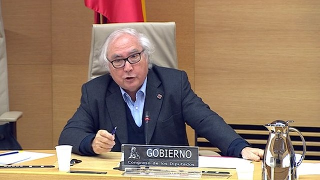 Castells pide a las CCAA que calculen el coste de reducir los precios universitarios