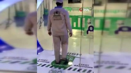 - Suudi Arabistan Kabe'nin girişine sterilizasyon kapısı koydu