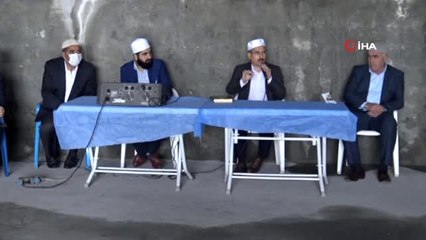 Aralarında husumet bulunan iki aile sosyal mesafe kurallarına uyup maske takarak barıştı