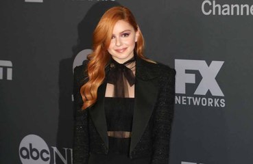 Ariel Winter accidentally sliced the tip of her thumb