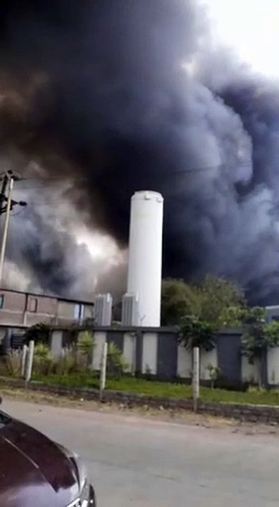 पीथमपुर में गद्दे की फैक्ट्री में भीषण आग, 4 घंटे की मशक्कत के बाद काबू पाया गया