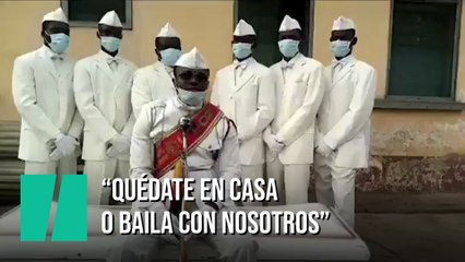 Los bailarines del ataúd mandan un mensaje: "Quédate en casa o baila con nosotros"