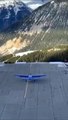 Décollage incroyable d'un avion sur la piste de Courchevel... Vertigineux