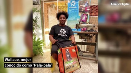 Joven brasileño crea bolsas recicladas para ayudar animales sin hogar