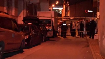 Esenler'de bina inşaatının bulunduğu sokağın zemininde kayma meydana geldi