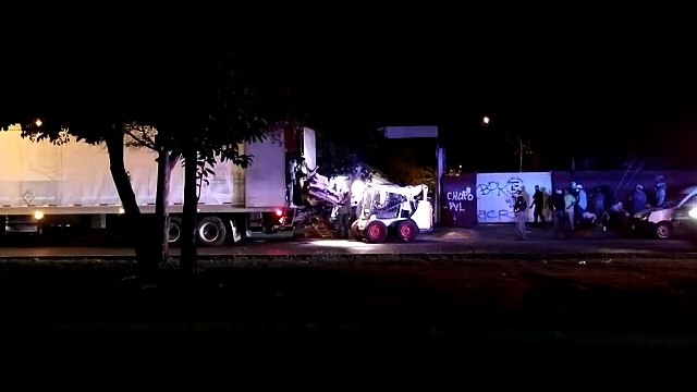 Agentes federales decomisan 30 toneladas de precursores químicos en Culiacán