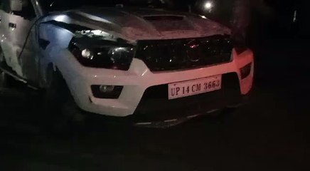 रामपुर: तेज़ रफ़्तार कार ने रास्ता पार कर रही 2 महिलाओं को उड़ाया