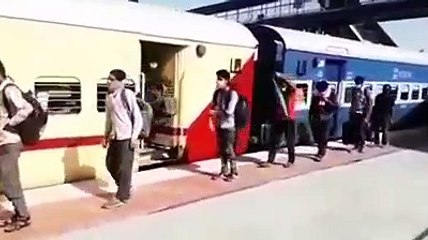 लॉक डाउन में फसे 1300 लोगो को लेकर तेलंगाना से ट्रेन आज पहुंची जोधपुर । जोधपुर से बस से लोगो को भेजा गया अपने घर ।।