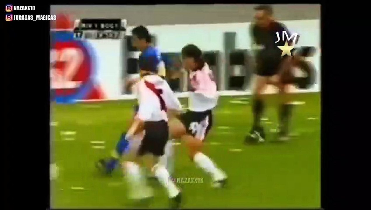 RIQUELME  - LA MAGIA DEL 10