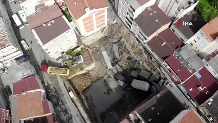 Esenler'de istinat duvarı çöktü