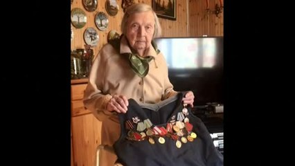 Una anciana rusa recauda dinero para familias de sanitarios fallecidos contando vivencias de la II Guerra Mundial