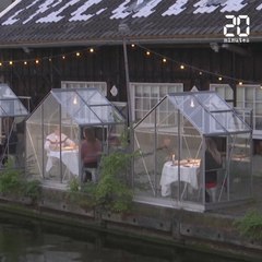 Coronavirus : Un restaurateur installe des serres en verre pour faire manger ses clients