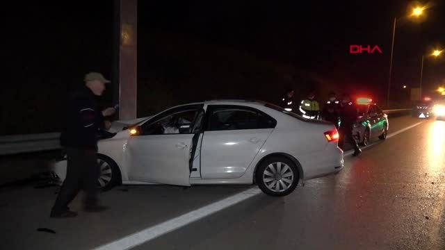 BURSA Direksiyonda kolonya sürerken kaza yaptı