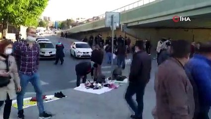 Video herunterladen: Sosyal mesafeyi hiçe sayıp, köprü altında açılan tezgahlara akın ettiler